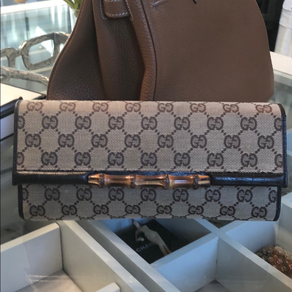 💯% authentic Gucci bamboo clutch purse